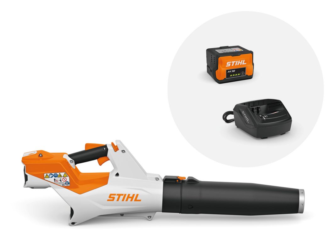 STIHL BGA 60 lombfúvó AK 30 akkumulátorral és AL 101 töltővel