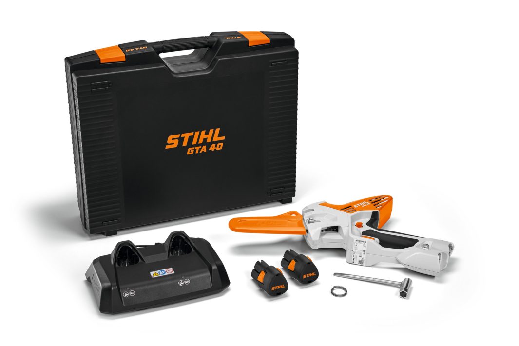 STIHL GTA 40 ágvágó, 2 db AS 2 akkumulátorral és AL 5-2 gyorstöltővel